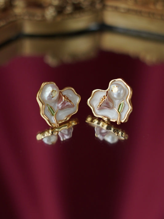 EA0003WH Earrings Freshwater Pearl Heart Enamel 18K Gold Pleated